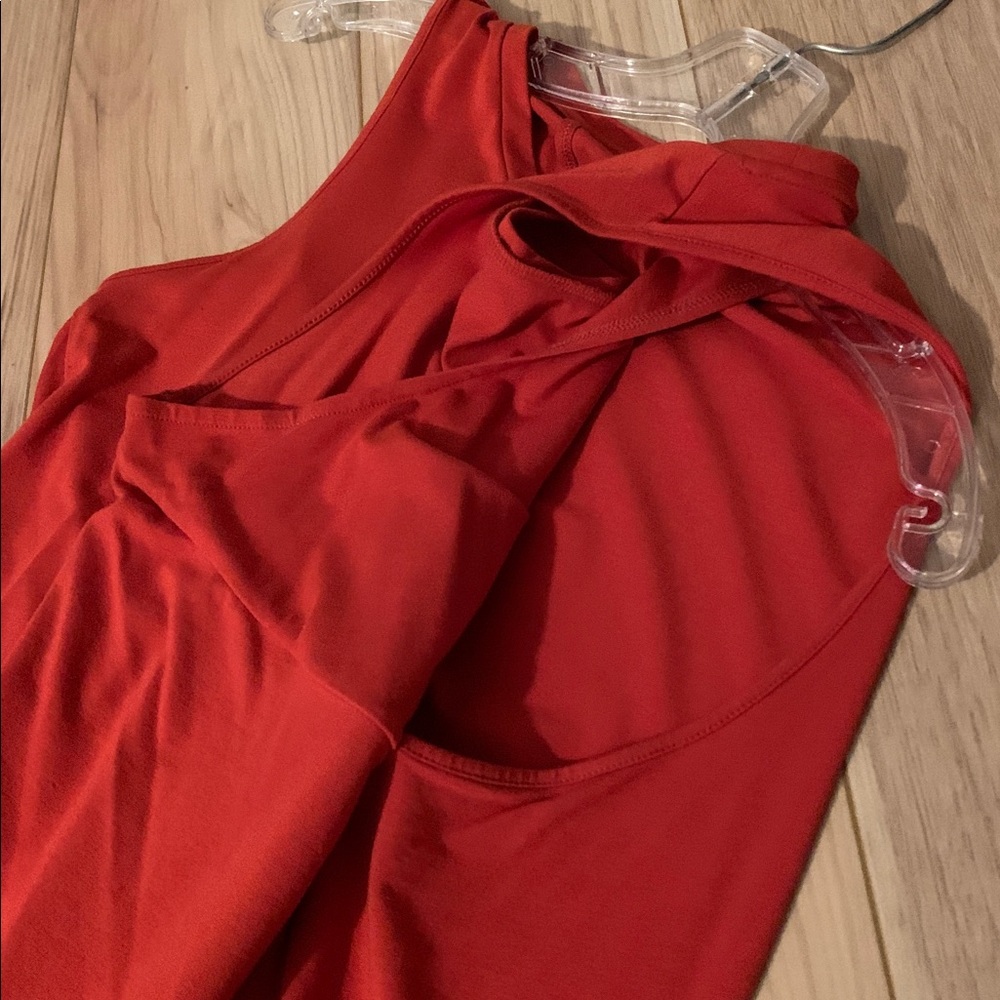 Cuyana Sleeveless Drape-Back  Dress in red - Picture 7 of 14